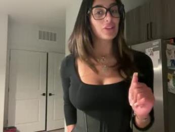 camiliakxoxo — Chaturbate recorded stream image, 24.04.2025 02:50
