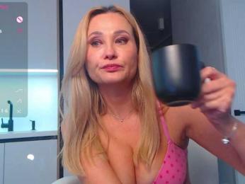 hold-me-tight — Bongacams recorded stream image, 24.04.2025 03:20