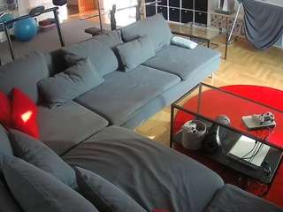 voyeurcam-julmodels-living-3 — Camsoda recorded stream image, 05.02.2025 12:50
