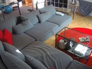 voyeurcam-julmodels-living-3 — Camsoda recorded stream image, 05.02.2025 12:50