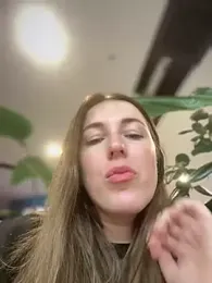MommmyYummy — Stripchat recorded stream image, 25.04.2025 09:20