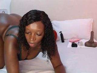 midnightmistress1 — Camsoda recorded stream image, 26.04.2025 06:20