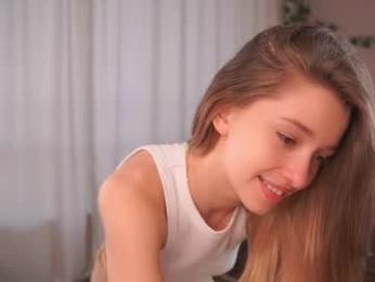 little_poetry — Chaturbate recorded stream image, 26.04.2025 14:40