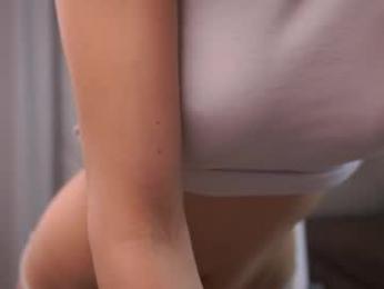 little_poetry — Chaturbate recorded stream image, 26.04.2025 14:40