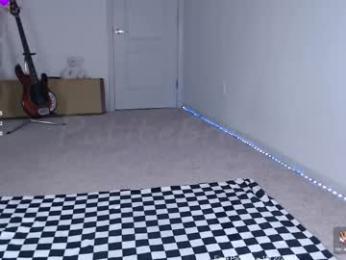 petitebrat — Chaturbate recorded stream screenshot (27 Apr 2025)