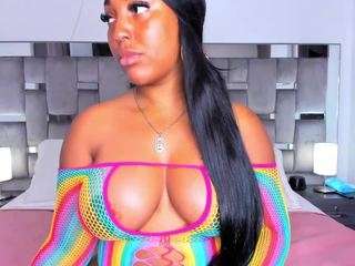 cammiila — Camsoda recorded stream image, 27.04.2025 17:40