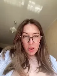 MommmyYummy — Stripchat recorded stream image, 28.04.2025 09:20
