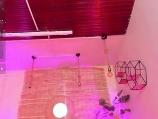 lady-brownn — Camsoda recorded stream image, 28.04.2025 11:30