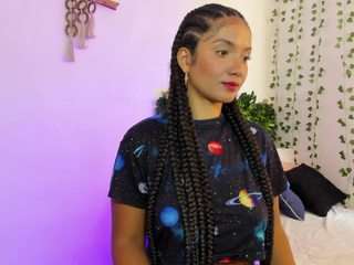 karlyee — Camsoda recorded stream image, 28.04.2025 15:00