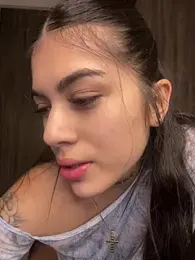 Sarasanders_4 — Stripchat recorded stream image, 29.04.2025 00:10