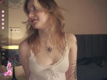 vivid_girls — Chaturbate recorded stream image, 28.04.2025 20:10