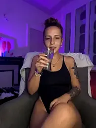 emma4xxx — Stripchat recorded stream image, 29.04.2025 19:10