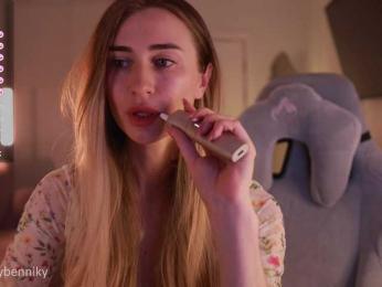 Coconutkitty — Bongacams recorded stream image, 30.04.2025 15:30