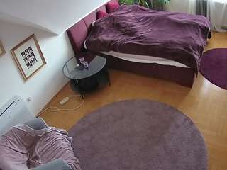 voyeurcam-julmodels-whitebed-4 — Camsoda recorded stream image, 06.02.2025 19:30