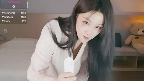 Lucky-baby — Stripchat recorded stream image, 03.05.2025 13:00