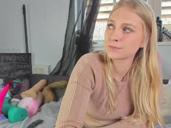 siswet19 — Chaturbate recorded stream screenshot (04 May 2025)