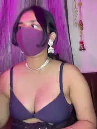 Dishasarmaa05 — Stripchat recorded stream image, 04.05.2025 18:20