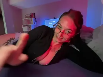 chloetease — Stripchat recorded stream screenshot (05 May 2025)