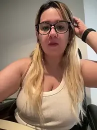amooraaamoon — Stripchat recorded stream image, 05.05.2025 12:30