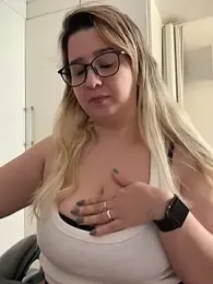 amooraaamoon — Stripchat recorded stream image, 05.05.2025 12:30