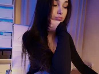 hollyextra — Chaturbate recorded stream image, 09.05.2025 15:00
