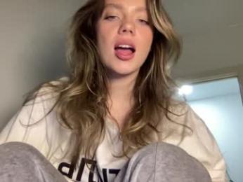 angel_from_sky — Chaturbate recorded stream screenshot (10 May 2025)