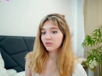 pinkncrazy — Chaturbate recorded stream screenshot (08 Feb 2025)