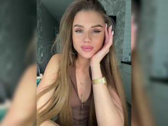 SweetyMia — Bongacams recorded stream screenshot (15 May 2025)