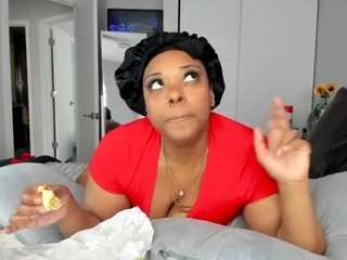 siennadivyne — Camsoda recorded stream screenshot (17 May 2025)