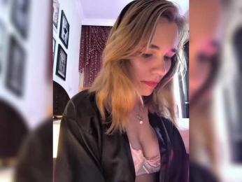 Kityteen — Bongacams recorded stream image, 18.05.2025 03:40