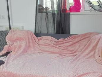 siswet19 — Chaturbate recorded stream screenshot (18 May 2025)