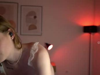 chloewildd — Chaturbate recorded stream image, 18.05.2025 17:10