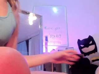 nikkiigreyy — Camsoda recorded stream image, 18.05.2025 18:30