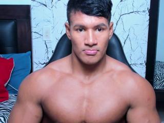 Cris Cruz — Flirt4free recorded stream screenshot (25 Jan 2025)